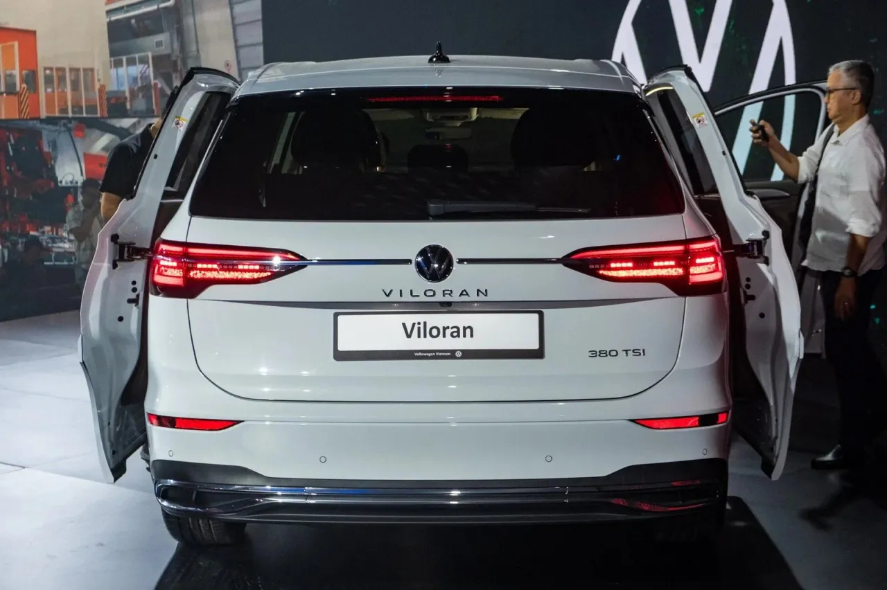 Volkswagen Viloran Premium