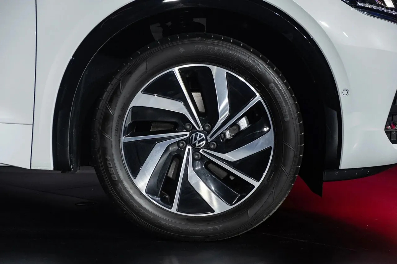 Volkswagen Viloran Premium