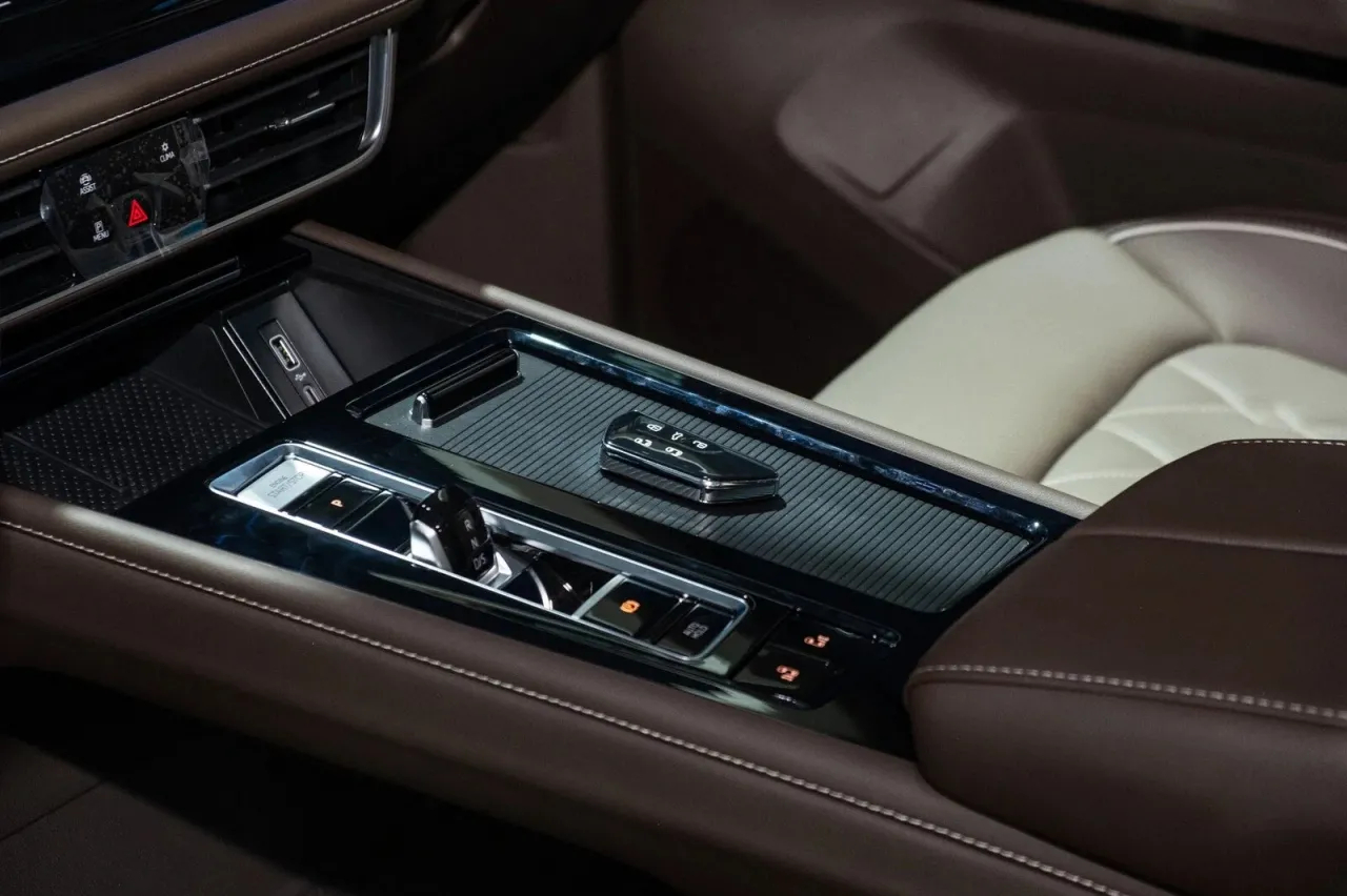 Volkswagen Viloran Premium